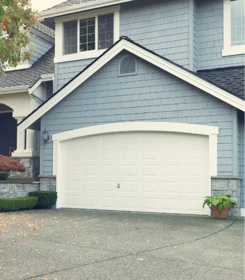insulated-garage-door Energy-efficient insulated garage door for temperature control